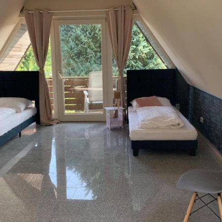 Zimmer In Wohnung, Monteure, Zentral, Enger Esterno foto