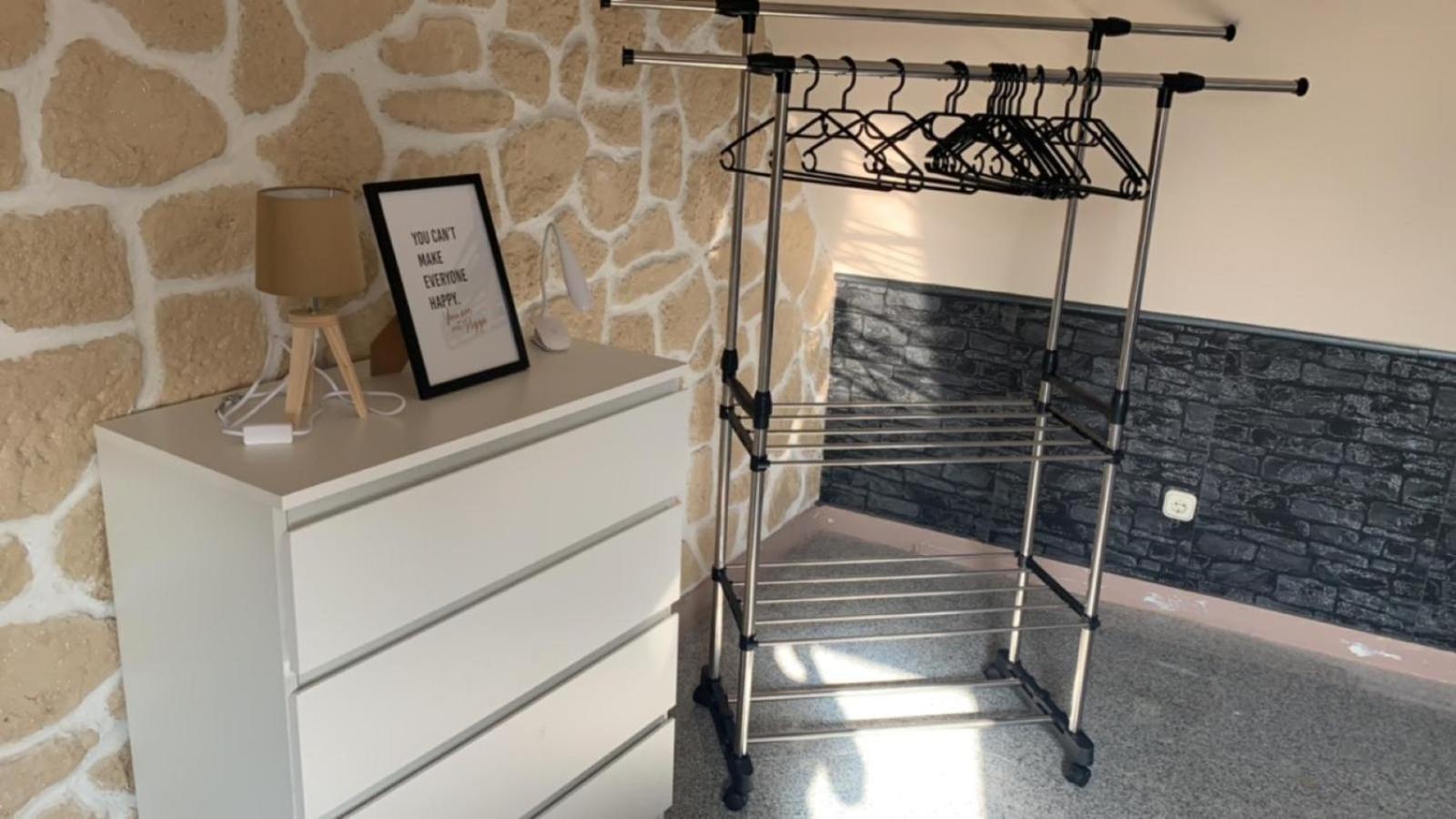 Zimmer In Wohnung, Monteure, Zentral, Enger Esterno foto