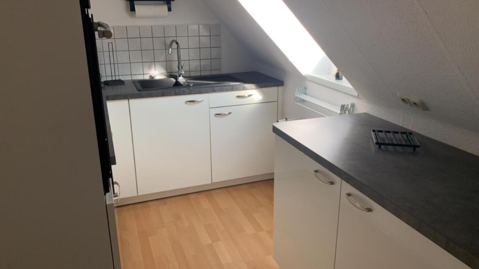 Zimmer In Wohnung, Monteure, Zentral, Enger Esterno foto